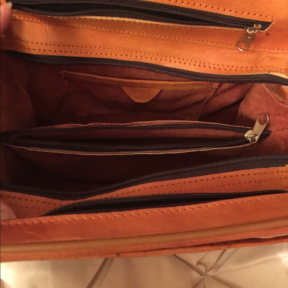 Beautiful handbag leather!! - Picture 3 of 8